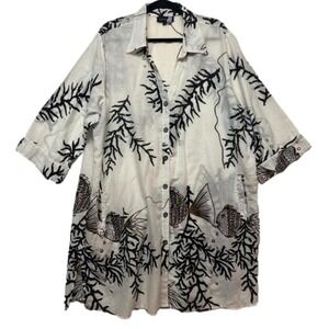 Club Z Collection Women's 2X Oversized Top Sequins Sea Life Blk, Wht & Gold